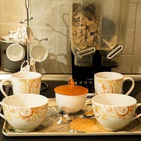 Al Centro E Meglio B&B Napoli Eksteriør bilde