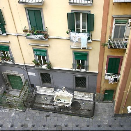 Al Centro E Meglio B&B Napoli Eksteriør bilde