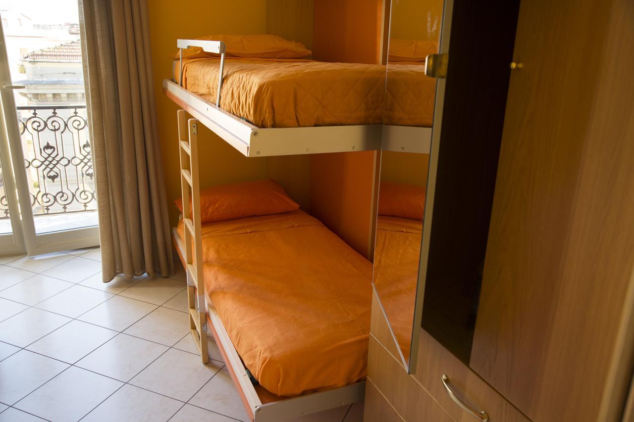 Al Centro E Meglio B&B Napoli Eksteriør bilde