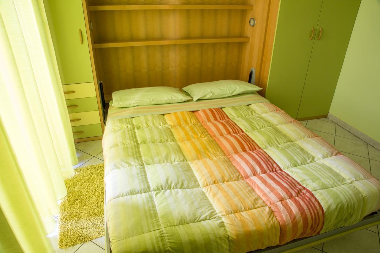 Al Centro E Meglio B&B Napoli Eksteriør bilde