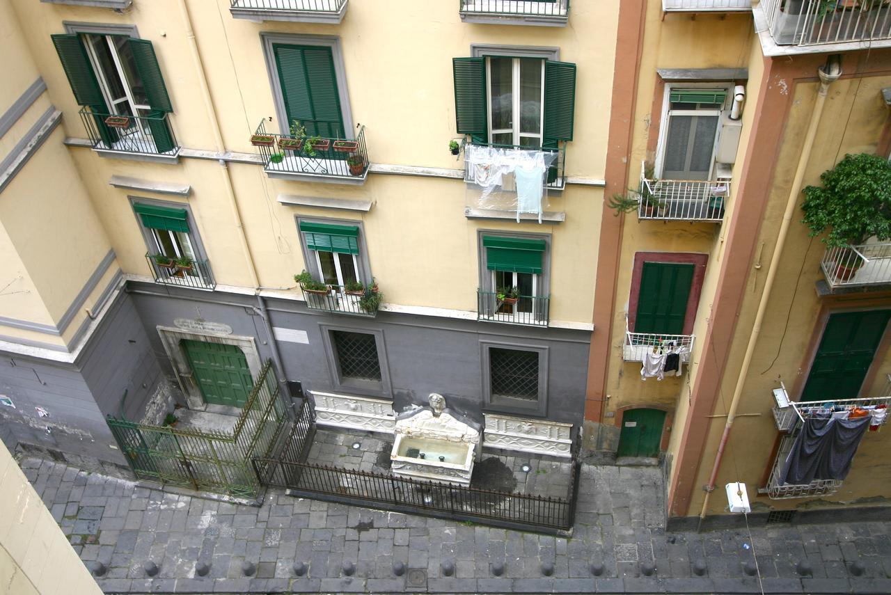 Al Centro E Meglio B&B Napoli Eksteriør bilde