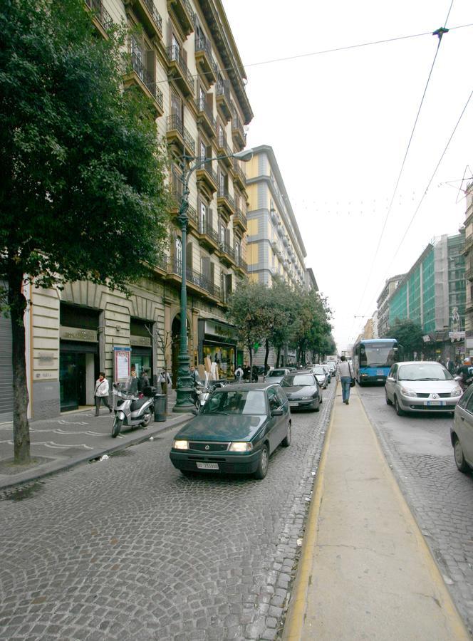 Al Centro E Meglio B&B Napoli Eksteriør bilde