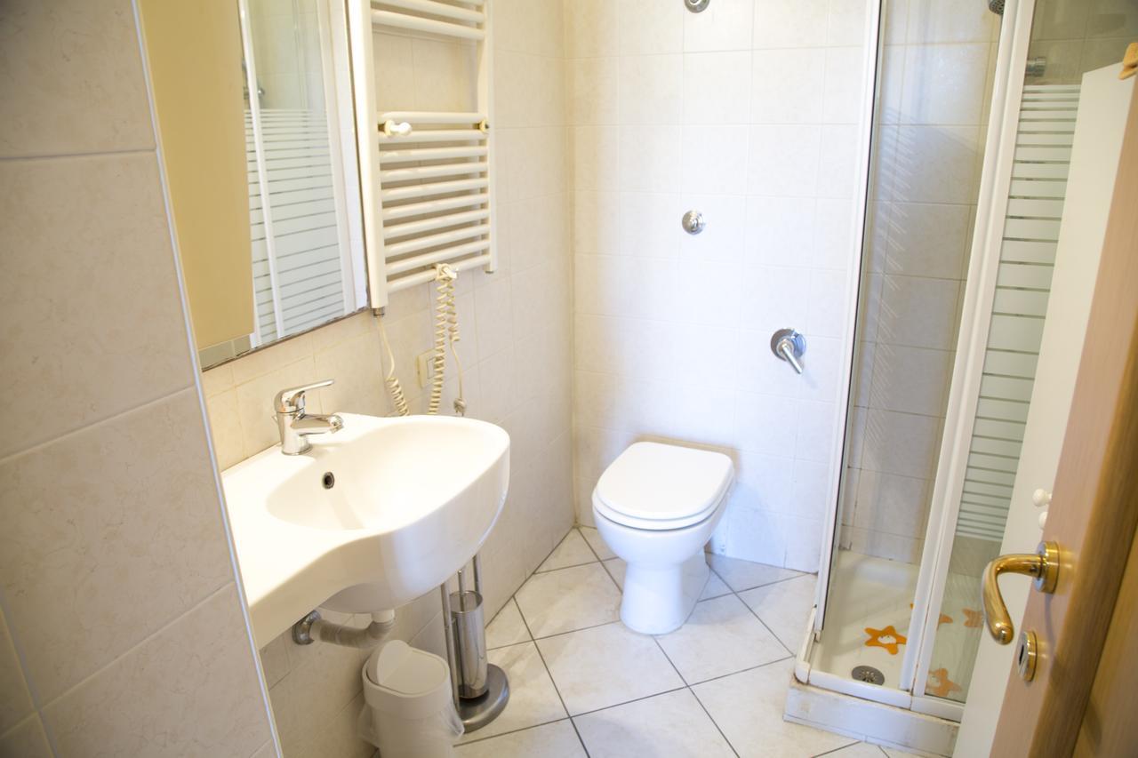 Al Centro E Meglio B&B Napoli Eksteriør bilde
