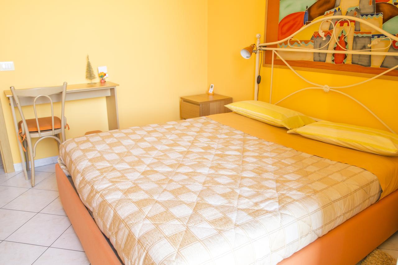 Al Centro E Meglio B&B Napoli Eksteriør bilde