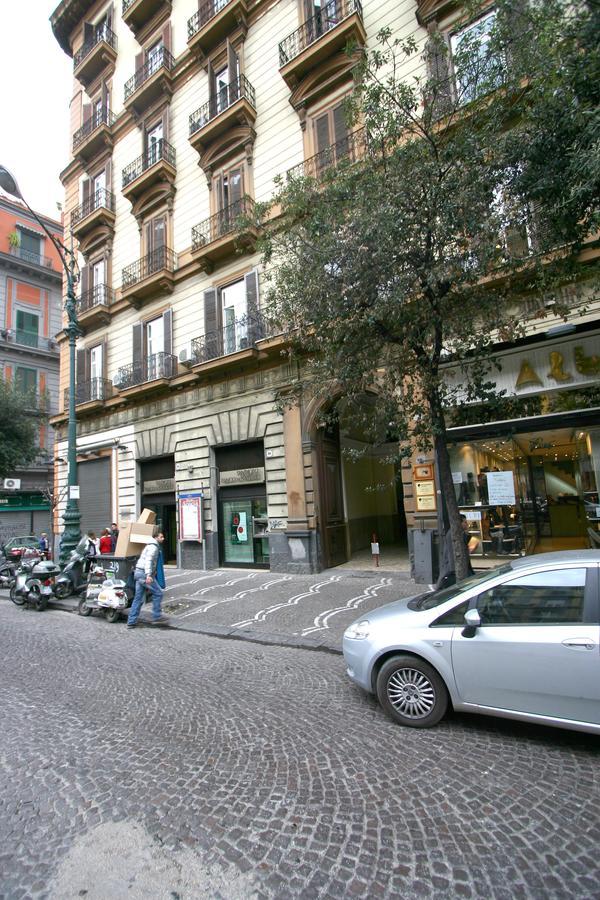Al Centro E Meglio B&B Napoli Eksteriør bilde