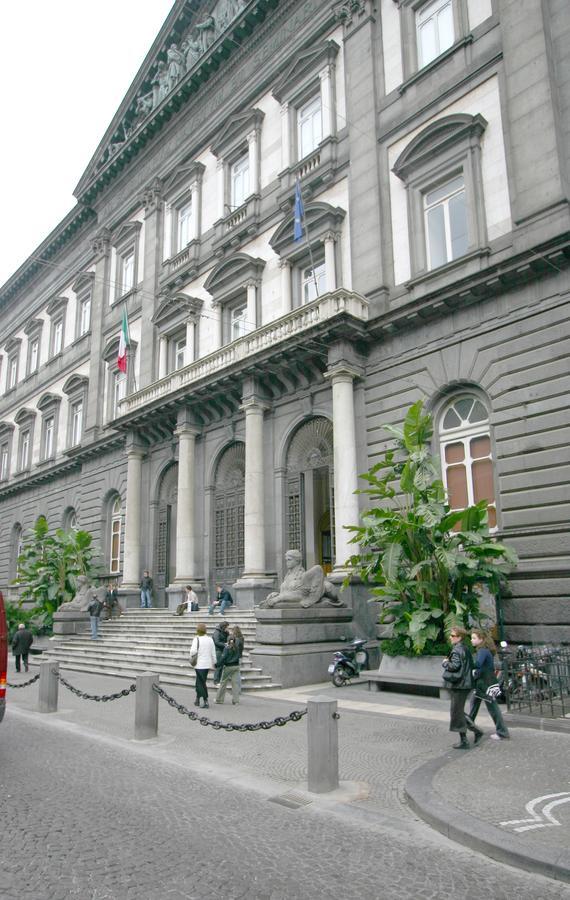 Al Centro E Meglio B&B Napoli Eksteriør bilde